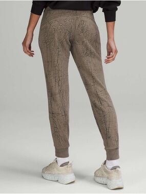 Lululemon Warm Down Jogger *7/8 Length